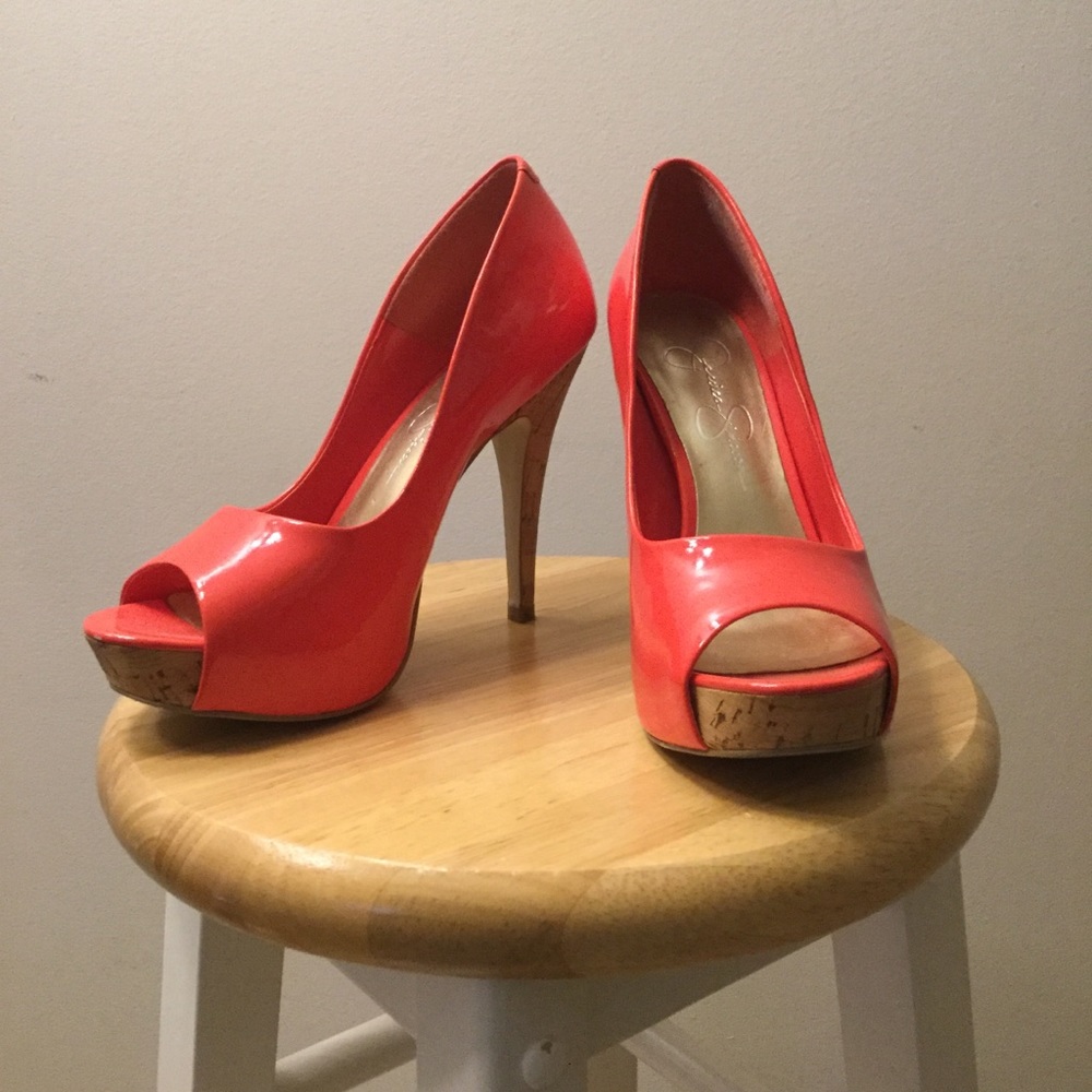 Jessica Simpson coral peep-toe pumps - size 6.5